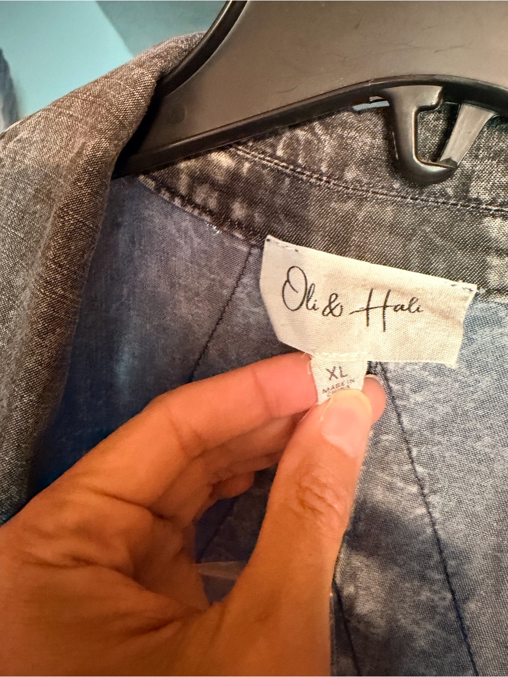 Oli & Hali Light Wash Denim Star Patch Top- NWOT - Picture 5 of 5